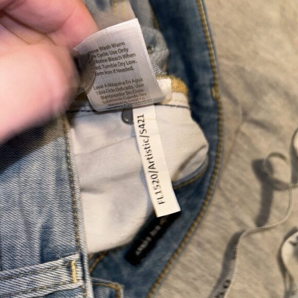 Free Assembly Light Blue Denim High Rise Distress Knee Skinny Jeans Size 4 - Picture 9 of 11
